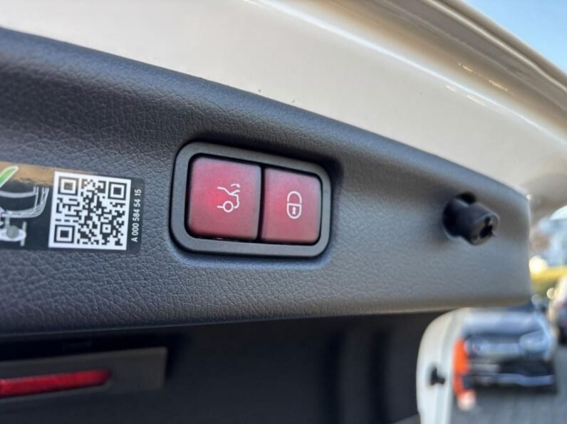 Mercedes-Benz (LHD) C-Class C180 2024 Avant-garde