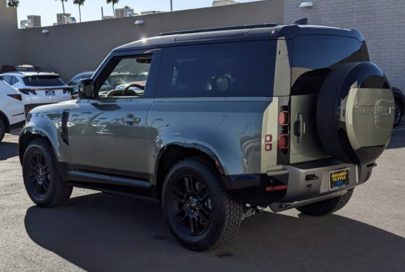 Land Rover (LHD) Defender 2025 Green