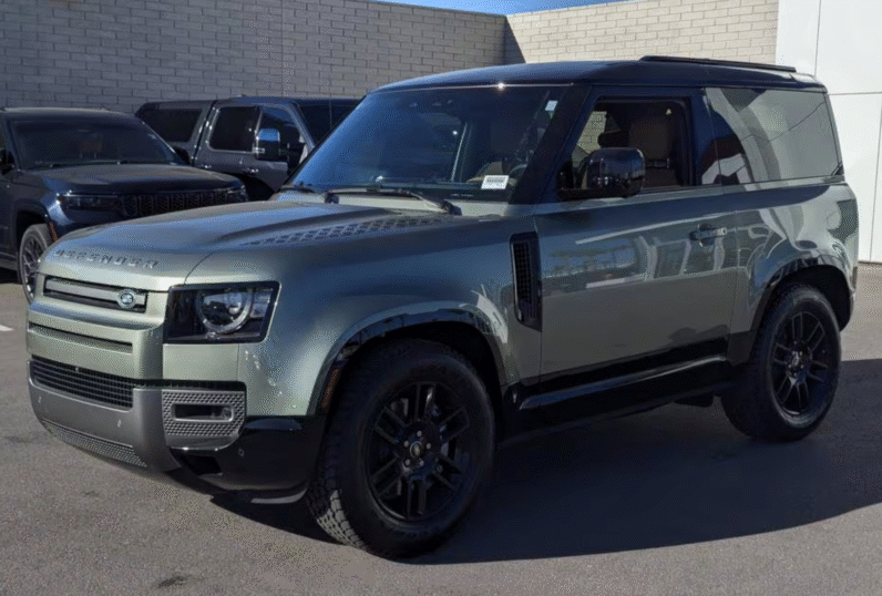 Land Rover (LHD) Defender 2025 Green