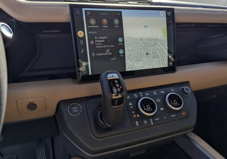 Land Rover (LHD) Defender 2025 Green