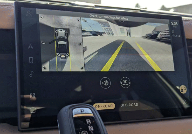 Land Rover (LHD) Defender 2025 Green