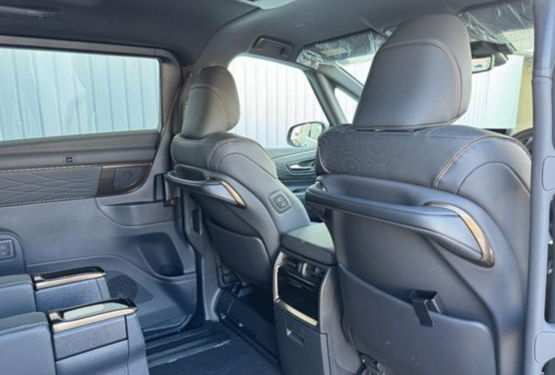 Toyota (RHD) Alphard Hybrid Z 2023