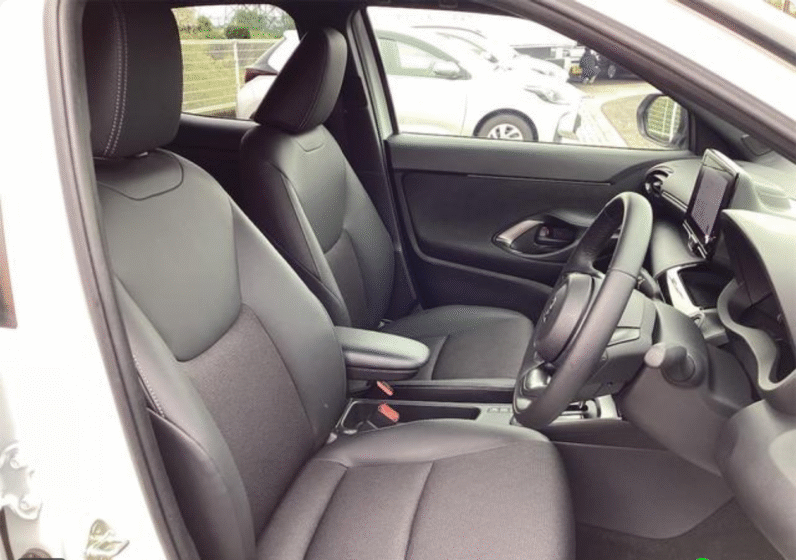 Toyota (RHD) Yaris Cross Hybrid 2024