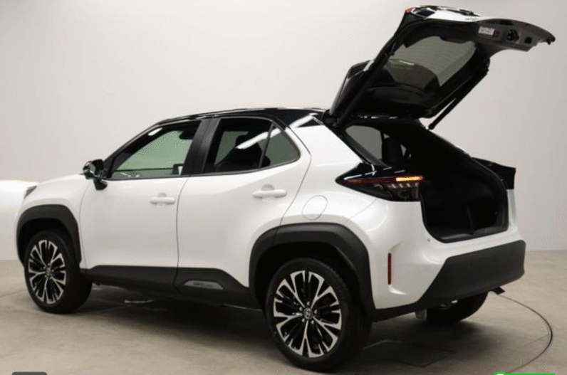 Toyota (RHD) Yaris Cross Hybrid Z 2025 White