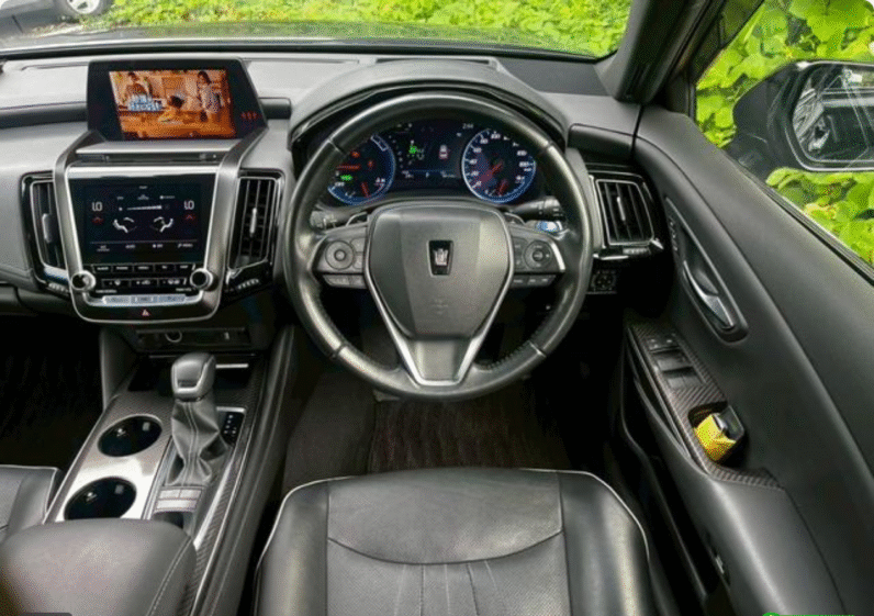 Toyota (RHD) Crown Hybrid RS Advance 2019