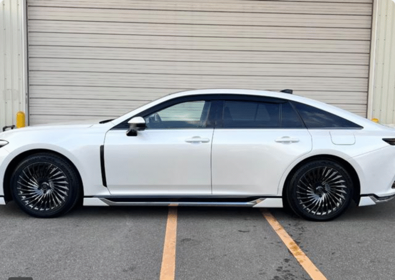 Toyota (RHD) Crown Hybrid Z 2023