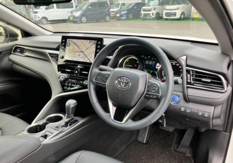 Toyota (RHD) Camry Hybrid WS Leather 2023 White