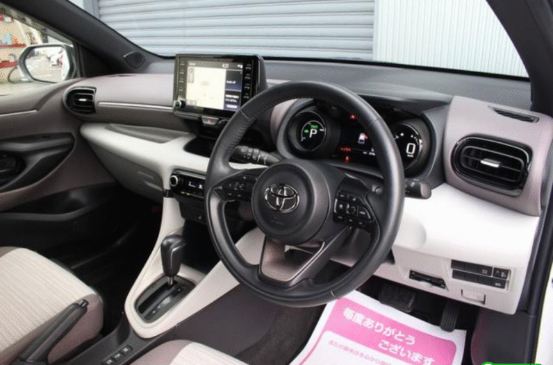 Toyota (RHD) Yaris Hatchback Hybrid Z 2020