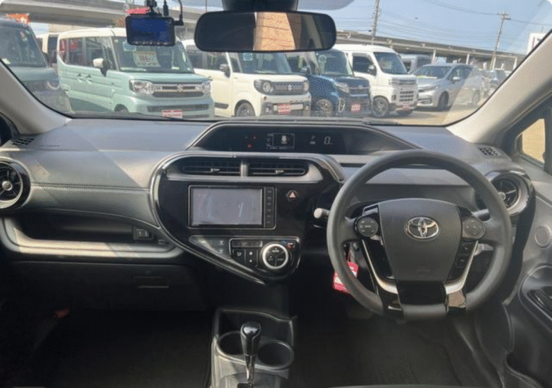 Toyota (RHD) Yaris Hatchback X 2021