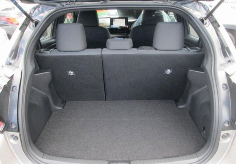 Toyota (RHD) Yaris Hatchback Hybrid Z 2021