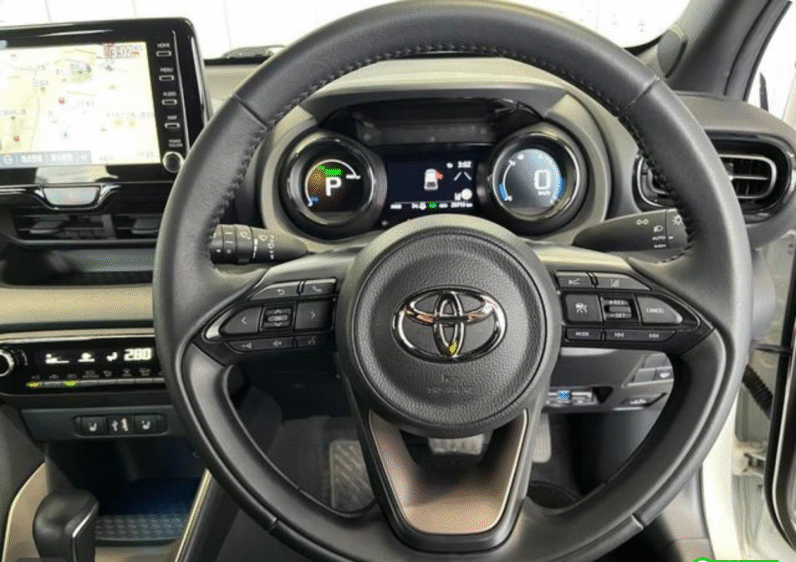 Toyota (RHD) Yaris Hatchback Hybrid Z 2022