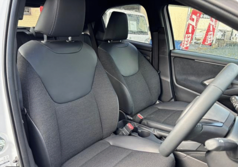 Toyota (RHD) Yaris Hatchback Hybrid Z 2025