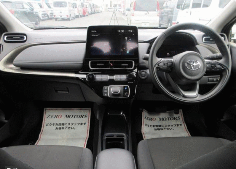 Toyota (RHD) Aqua Z 2024