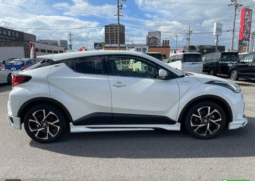 Toyota (RHD) CH-R Hybrid G 2019