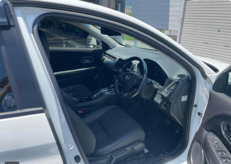 Honda (RHD) Vezel Hybrid 2019 White