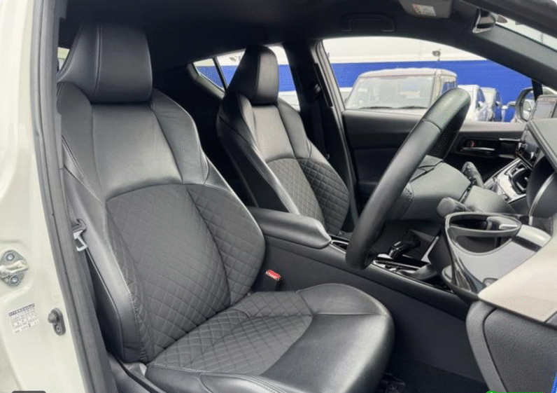 Toyota (RHD) C-HR Hybrid G Mode Nero 2021