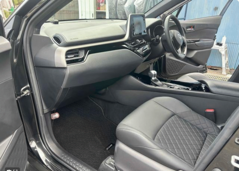 Toyota (RHD) C-HR Hybrid G Mode Nero 2022