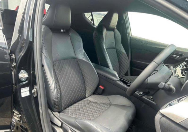 Toyota (RHD) C-HR Hybrid G Mode Nero 2022