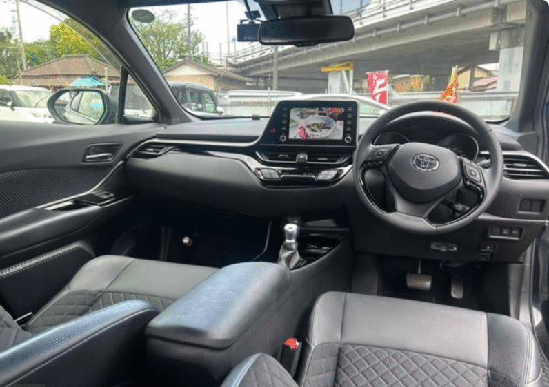 Toyota (RHD) C-HR Hybrid G Mode Nero 2022