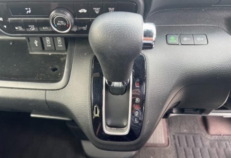 Honda (RHD) N-box Custom G L 2020