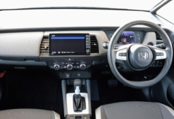 Honda (RHD) FIT Hybrid Cross-star 2020