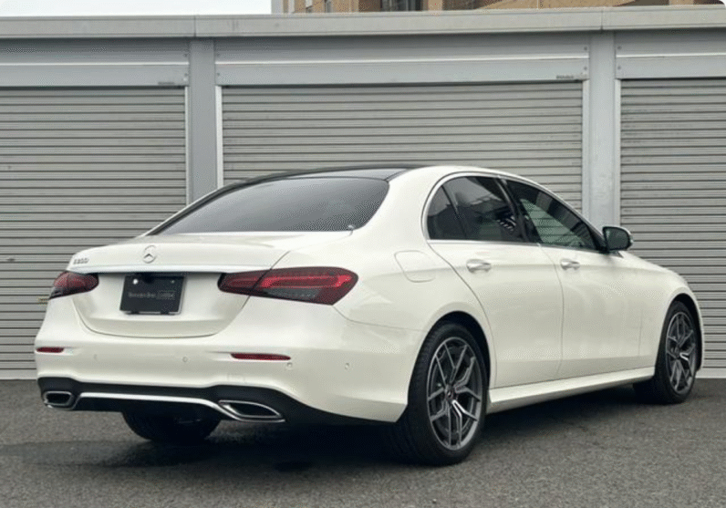 Mercedes-Benz (RHD) E200 AMG 2021