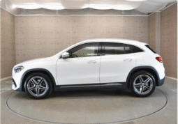 Mercedes-Benz (RHD) GLA200D 4-Matic AMG 2023 White