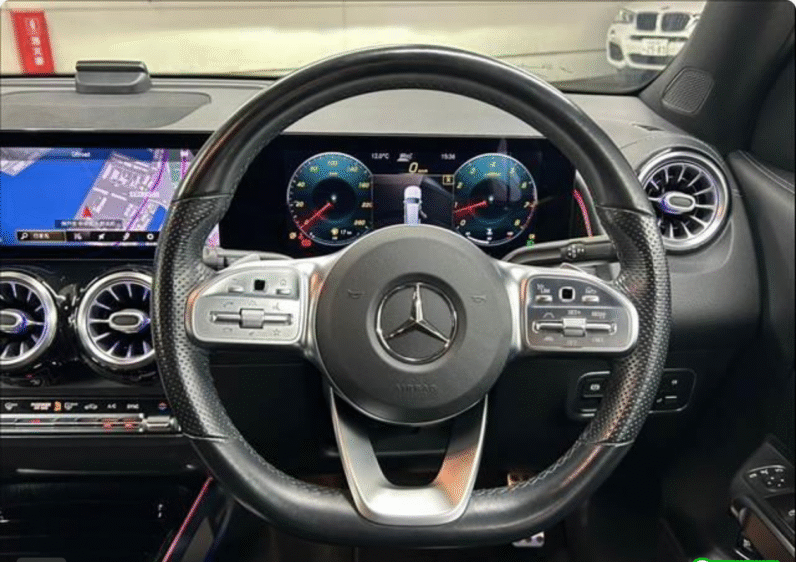 Mercedes-Benz (RHD) GLB250 4-Matic 2021 White