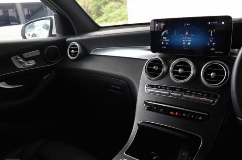 Mercedes-Benz (RHD) GLC300 4-Matic AMG 2021 White